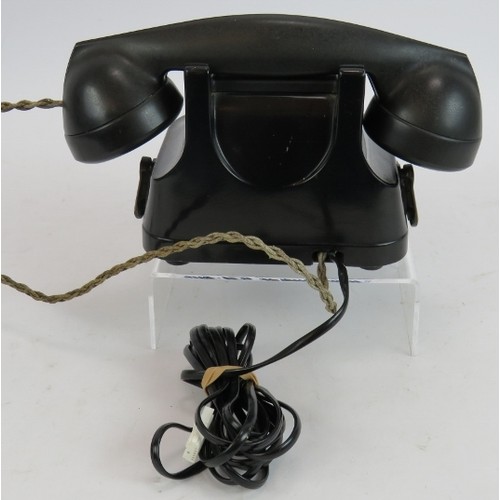 267 - A vintage 1950s Belgian RTT Bell telephone company phone, converted for BT use.
Condition report: Un... 