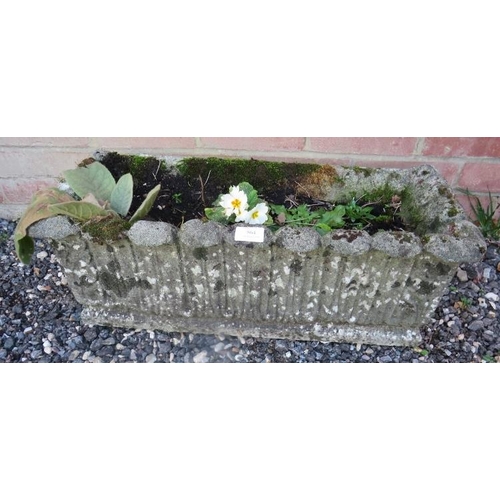 864 - A nicely weathered reconstituted stone trough planter.
Condition report: No issues.
H25cm W64cm D25c... 