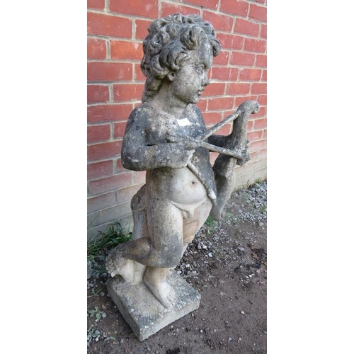 870 - A nicely weathered reconstituted garden ornament in the form of cupid.
Condition report: No issues.
... 