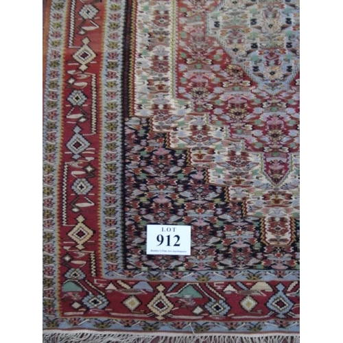 912 - A Qashqai Kelim rug, 1.50x1.20.
Condition report: Very fine work and in excellent condition and good... 