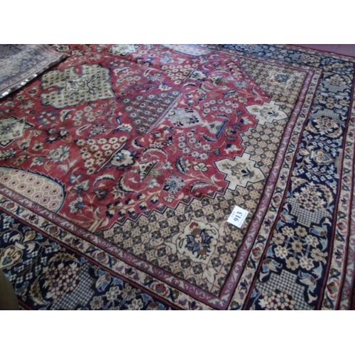 913 - A superb quality Isfahan carpet (Isfahan is a city in central Iran), beautiful design. 4.10 x 3.00.
... 