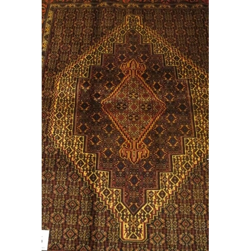 927 - A Bijar rug. 160 x 125.
Condition report: Good clean condition.