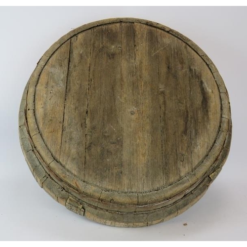 36 - A large coopered oak dairy bowl or dough trough with wire hoops.  Diameter: 68cm.
Condition report: ... 