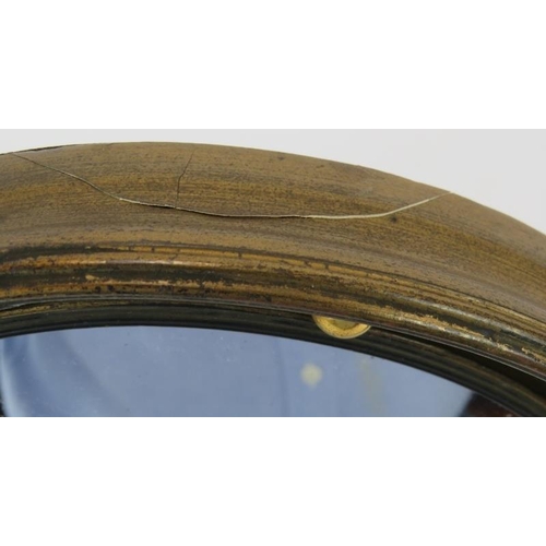 119 - A small vintage round convex mirror in gilt frame, 24cm diameter.
Condition report: One crack to fra... 