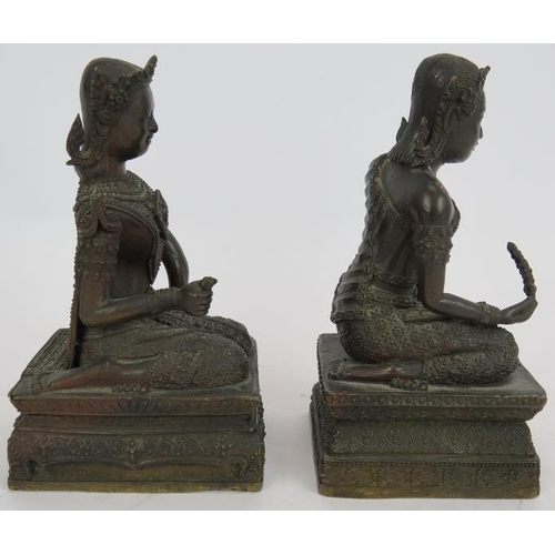 36 - A pair of antique Thai Rattanakosial style bronze figures, very finely cast male and female. Filled ... 