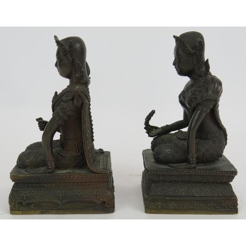 36 - A pair of antique Thai Rattanakosial style bronze figures, very finely cast male and female. Filled ... 