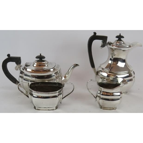 83 - An Edwardian Georgian style silver plated tea set, 4 piece, by Harrison Fisher & Co. (4)
Condition r... 