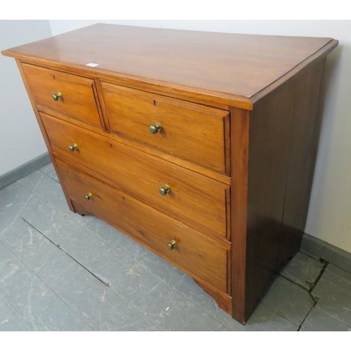 768 - An Edwardian walnut chest of two short over two long graduated drawers, on bracket feet.
Condition r... 