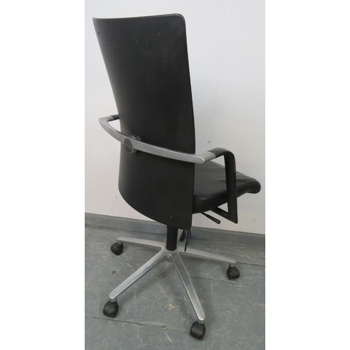 867 - A contemporary Danish swivel and reclining office chair by Fritz Hansen with gas strut height adjust... 