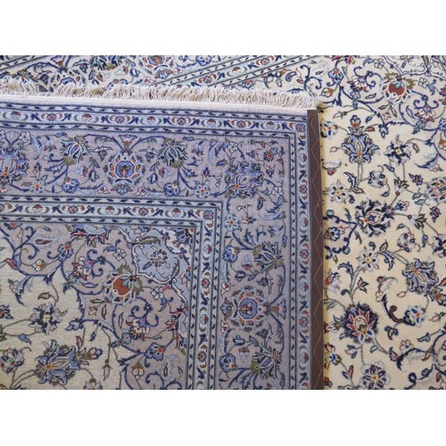 919 - Fine Kashan Persian carpet cream ground. A good quality carpet in clean condition. 300cm x 200cm (ap... 