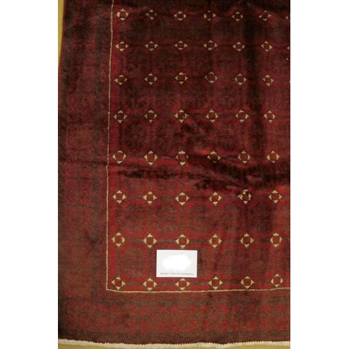 928 - A Baluchi rug. 125cm x 105cm (approx).
Condition report: Good colour and condition.