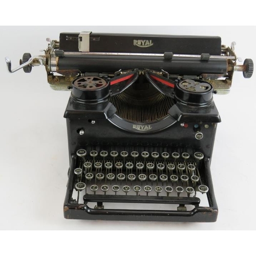 116 - A vintage Royal typewriter circa 1930s.
Condition report: Age related wear, untested.