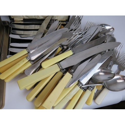 139 - A large quantity of mainly antique silver plated cutlery, much in presentation cases plus a quantity... 