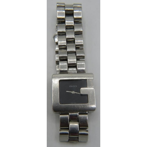 388 - A Gucci wristwatch with steel strap.
Condition report: Some surface wear.