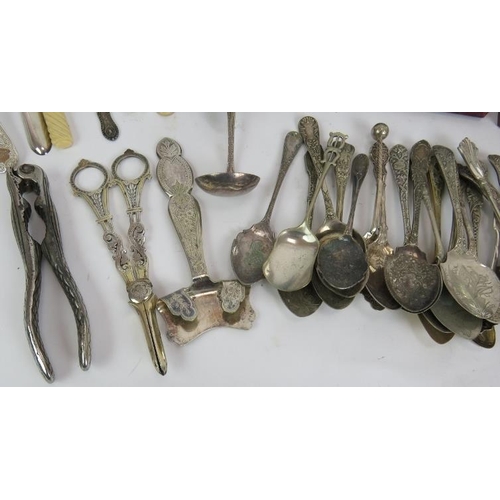 75 - A quantity of silver plated jam spoons and serving ware including a boxed fruit set, fish knives, gr... 