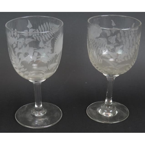 99 - Two late 19th century engraved wine glasses with fern decoration. One with polished Pontil. Height 1... 