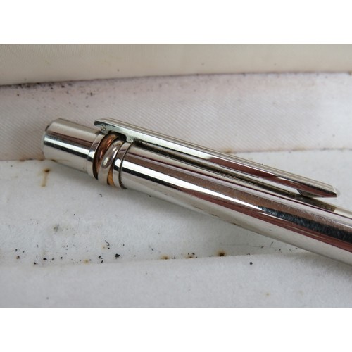 8 - A Must de Cartier trinity ball pen with original case. Serial Number D09369.
Condition report: No re... 