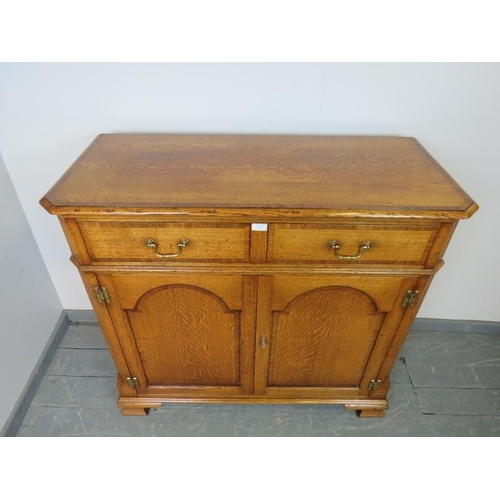 704 - A good quality bespoke golden oak sideboard in the 18th century taste, featuring crossbanded inlay a... 