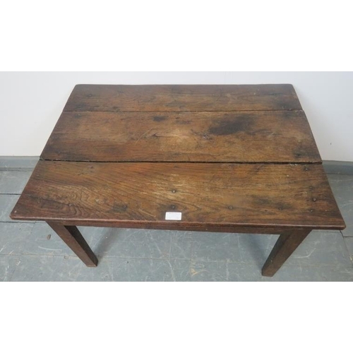 816 - An 18th century oak country made rectangular coffee table, on tapering square inner-chamfered suppor... 