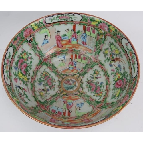 1 - A 19th century Chinese Canton porcelain bowl, hand decorated in the Famille Rose enamels. Diameter 3... 