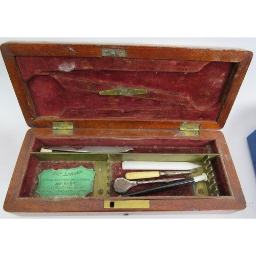 251 - A lot of mixed collectables to include pocket knives, Sorrento stamp box, horn and tortoiseshell tab... 