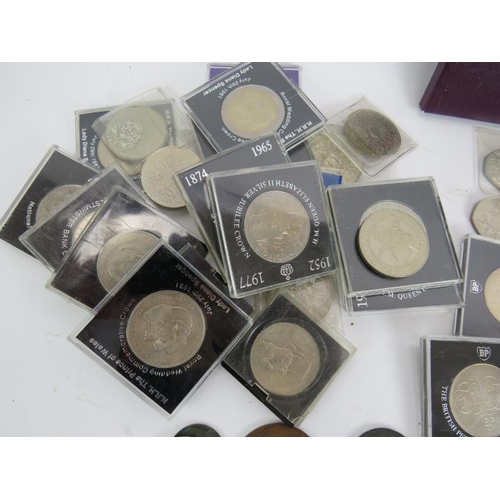 298 - A collection of mainly British commemorative crowns, £5 coins, £2 coins, medallions and some foreign... 