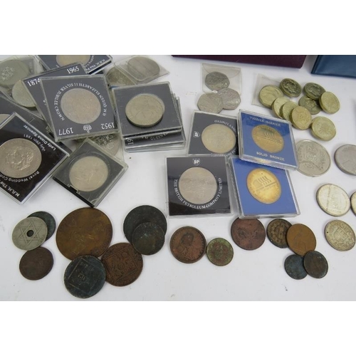 298 - A collection of mainly British commemorative crowns, £5 coins, £2 coins, medallions and some foreign... 