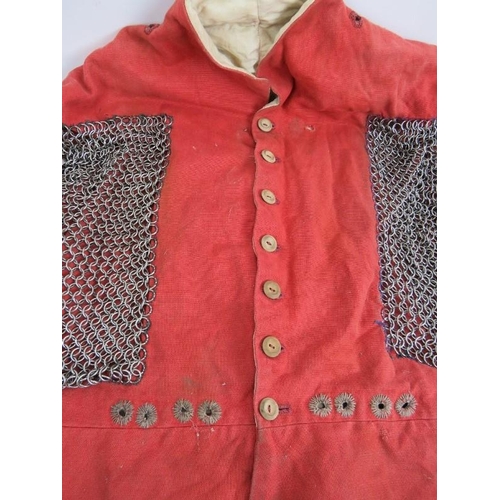 45 - A well made chain mail tunic, fully lined, air holes, wooden buttons. Medieval re-enactment. Chest 4... 