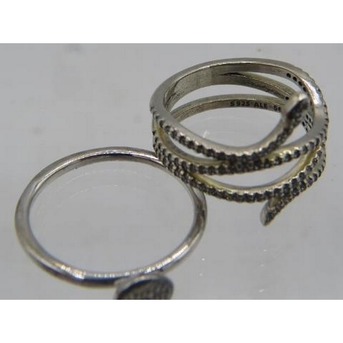 461 - A Pandora 925 ALE stamped ring set with centre diamond. Approx: .05ct. Size O. Mother 925 stamped ti... 