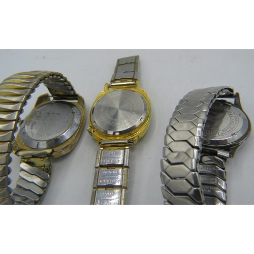 472 - A collection of 3 vintage gentleman's wristwatch's 'Gisa',  'Cronic' and Tanodor.
Condition report: ... 