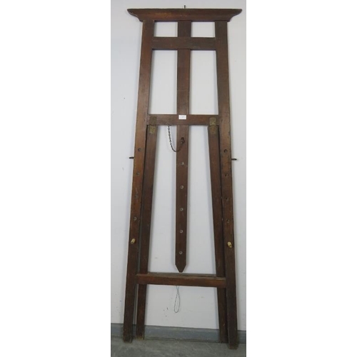 839 - A vintage oak folding artist’s easel with height adjustable pegs. 
Condition report: Minor marks con... 