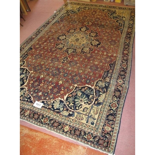 915 - A North West Persian Bidjar carpet, central floral motif on dusky pink ground. Good condition. 1.95 ... 