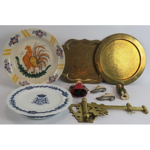 10 - A lot of mixed collectables including 2 Eastern brass trays, a brass meat jack bracket, 2 shoe pin c... 