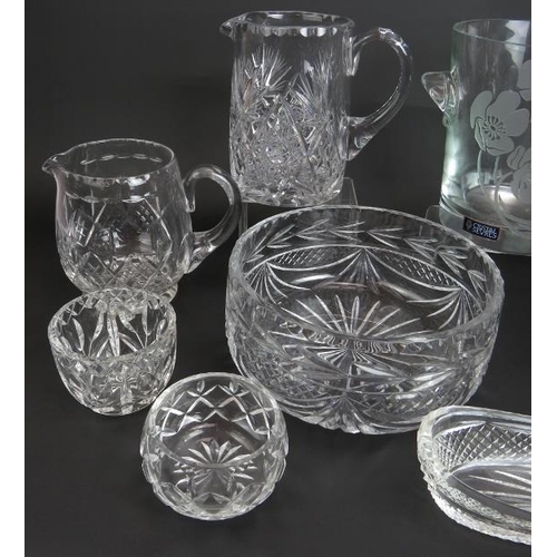 122 - A mixed lot of good quality cut glass including a Waterford crystal decanter, Cristal de Sevres Cham... 