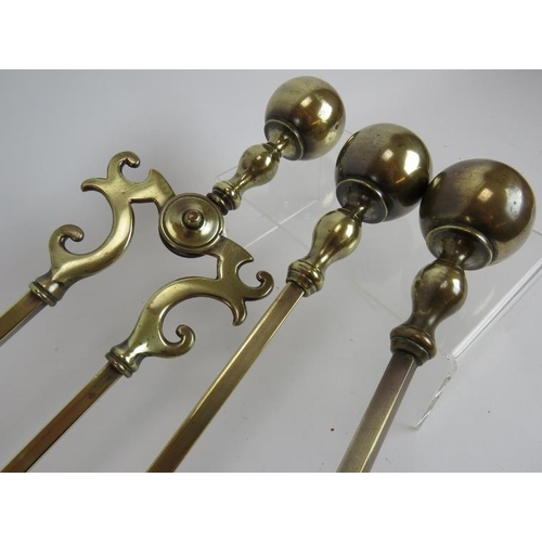 144 - A set of three antique brass fire irons with ball finials. (3).
Condition report: No issues.