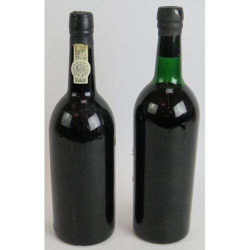 209 - One bottle of Dow's 1970 vintage port and one bottle of Graham's 1975 vintage port. (2).
Condition r... 