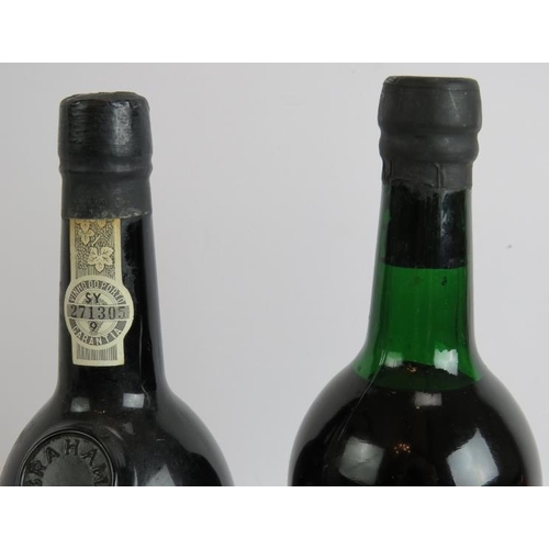 209 - One bottle of Dow's 1970 vintage port and one bottle of Graham's 1975 vintage port. (2).
Condition r... 