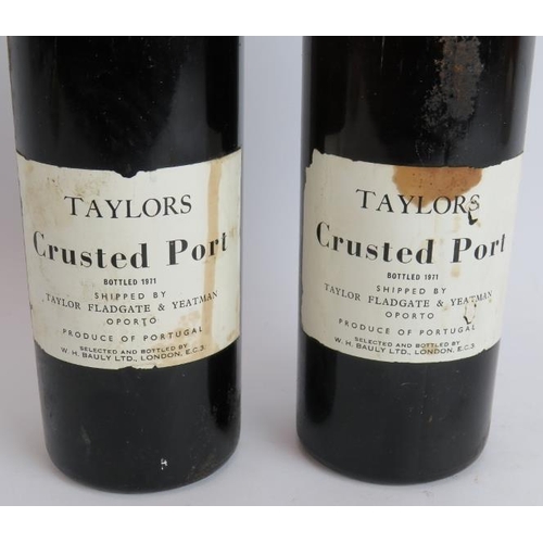 211 - Two bottles of Taylor's crusted port, bottled 1971. (2).
Condition report: Both levels top of should... 