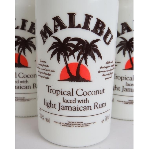 225 - Three bottles of Malibu coconut rum, 70cl 24% vol. (3).
Condition report: No issues.