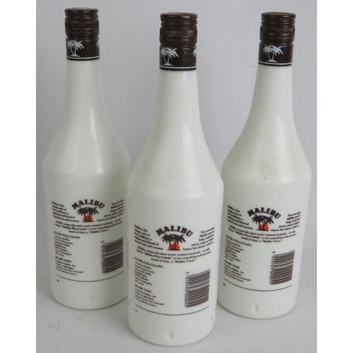 225 - Three bottles of Malibu coconut rum, 70cl 24% vol. (3).
Condition report: No issues.