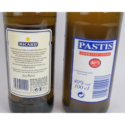 230 - One bottle of Ricard Pastis 70cl 45% vol and one litre bottle of Pastis 100cl, 40% vol. (2).
Conditi... 