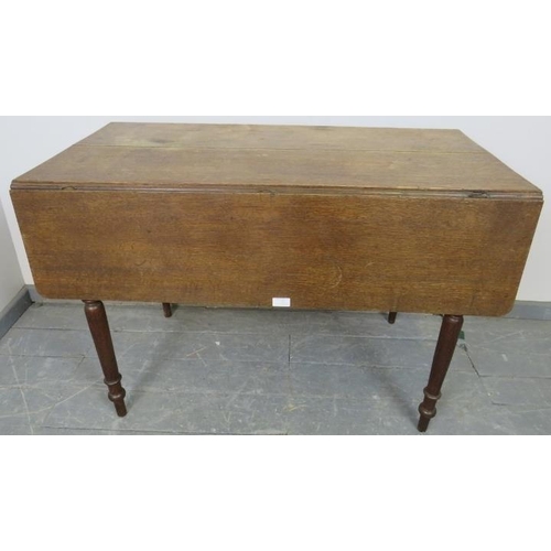 823 - A Victorian oak Pembroke table, with single drawer, on tapering turned supports.
Condition report: S... 