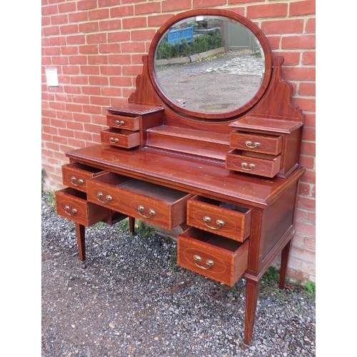 831 - An Edwardian mahogany Regency Revival, c.1900, dressing table featuring crossbanded satin walnut inl... 