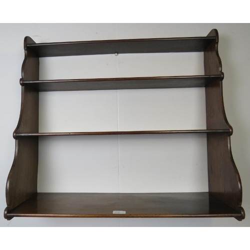 892 - A set of Georgian mahogany wall-hanging waterfall shelves, of four graduated shelves. 
Condition rep... 