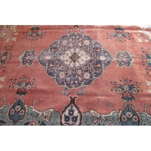 915 - North West Persian Tabriz carpet. Nice looking rug, good even colour and wear throughout. 300cm x 22... 