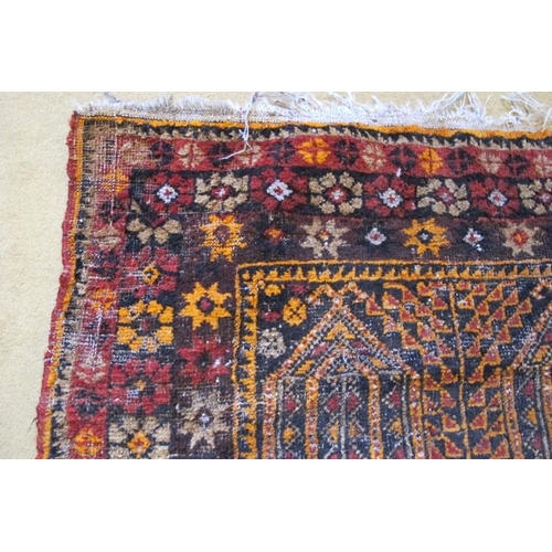 931 - Two early 20th century Persian rugs. 125cm x 83cm in good condition, three diamond pattern, the othe... 