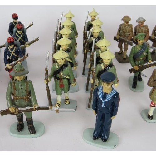 136 - A collection Hachette model lead soldiers, hand painted, average height: 6.5 cm. Includes British, G... 