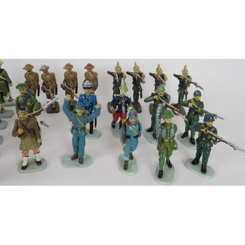 136 - A collection Hachette model lead soldiers, hand painted, average height: 6.5 cm. Includes British, G... 