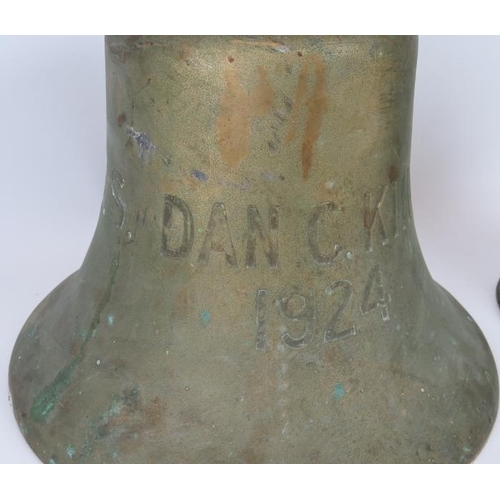 170 - A large bronze ships bell engraved 'M.S. Dan C Kingman 1924' (An American Army Dredger), diameter 30... 