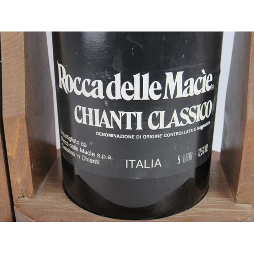 175 - A 5 litre bottle of Chianti Classico 1985, Rocca Delle Macie in a bespoke wooden cradle.
Condition r... 